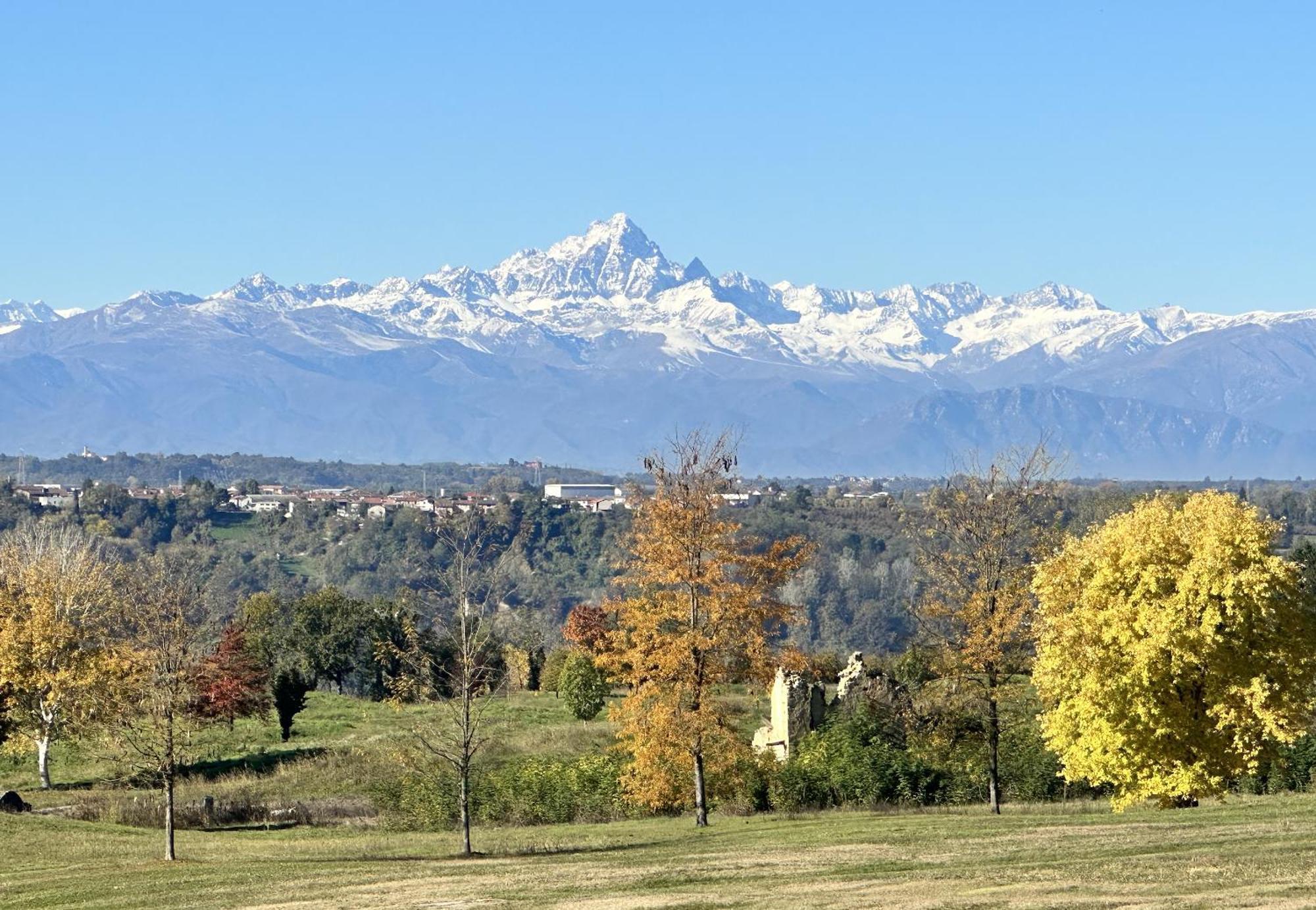 Vila Just Langhe Casa Barolo Novello Exteriér fotografie