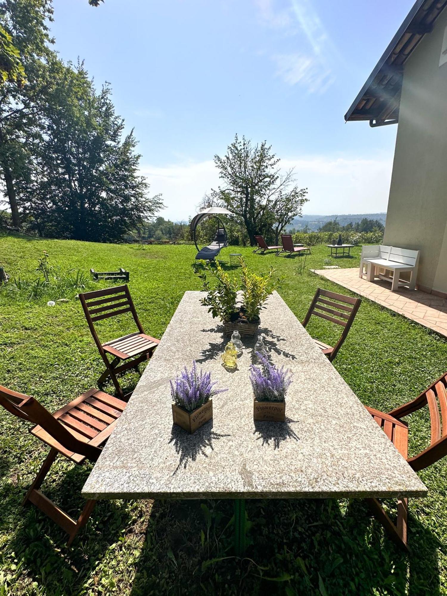 Vila Just Langhe Casa Barolo Novello Exteriér fotografie